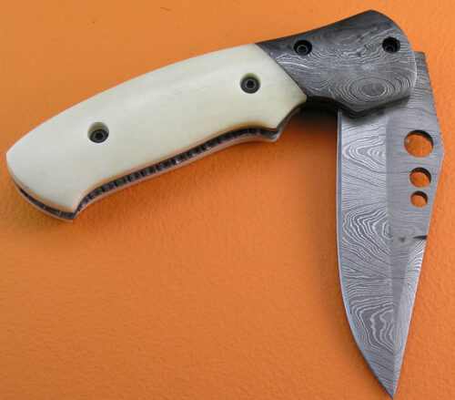 Liner Lock Damascus Folding Knife Custom Handmade Damascus Steel Hunting Knife Damascus Folding Liner Lock Knife With Camel Bone Handle Leather Sheaths 1370 - Image 3