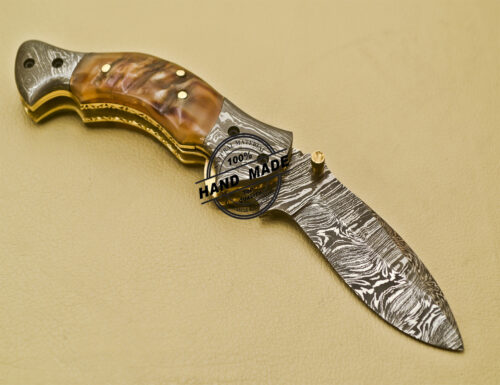 New Damascus Pocket Knife Custom Handmade Damascus Steel Folding Liner Lock Knife with Sheep Horn Handle 940 - Image 4